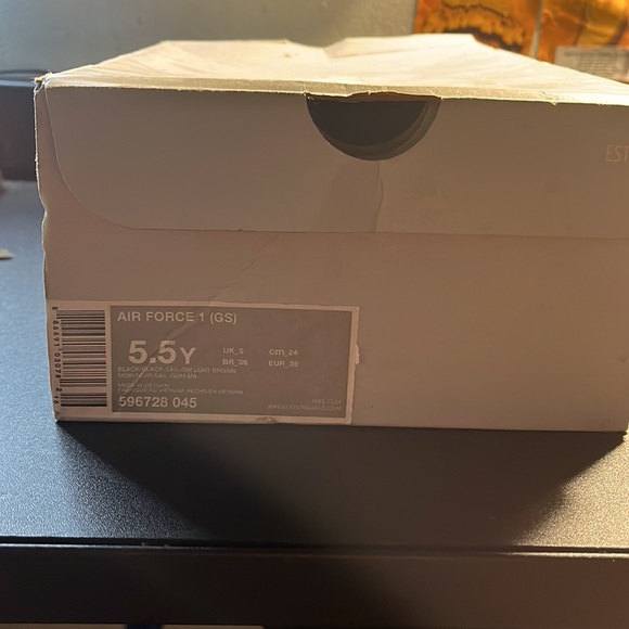 * Never Worn* Air Force 1 (GS) Black and Gum - Picture 10 of 10